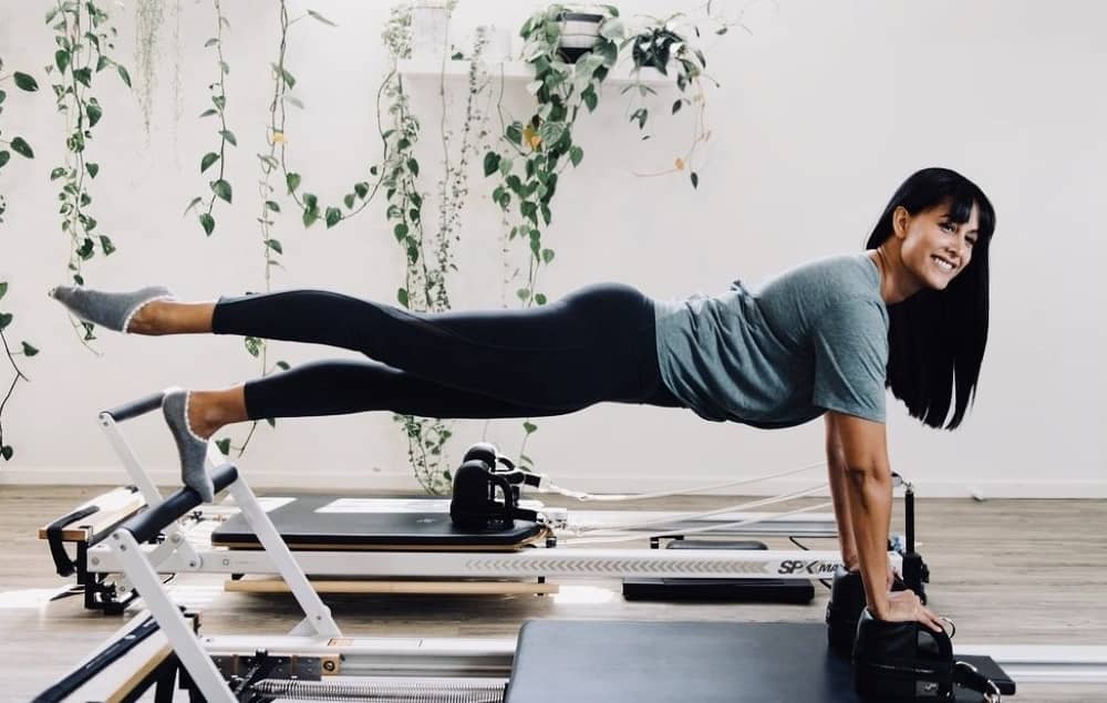 Reformer Pilates: This Is What to Expect From a Class